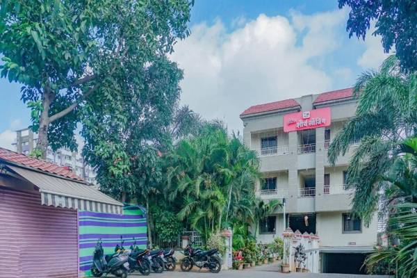 SPOT ON 76708 Shourya Lodge