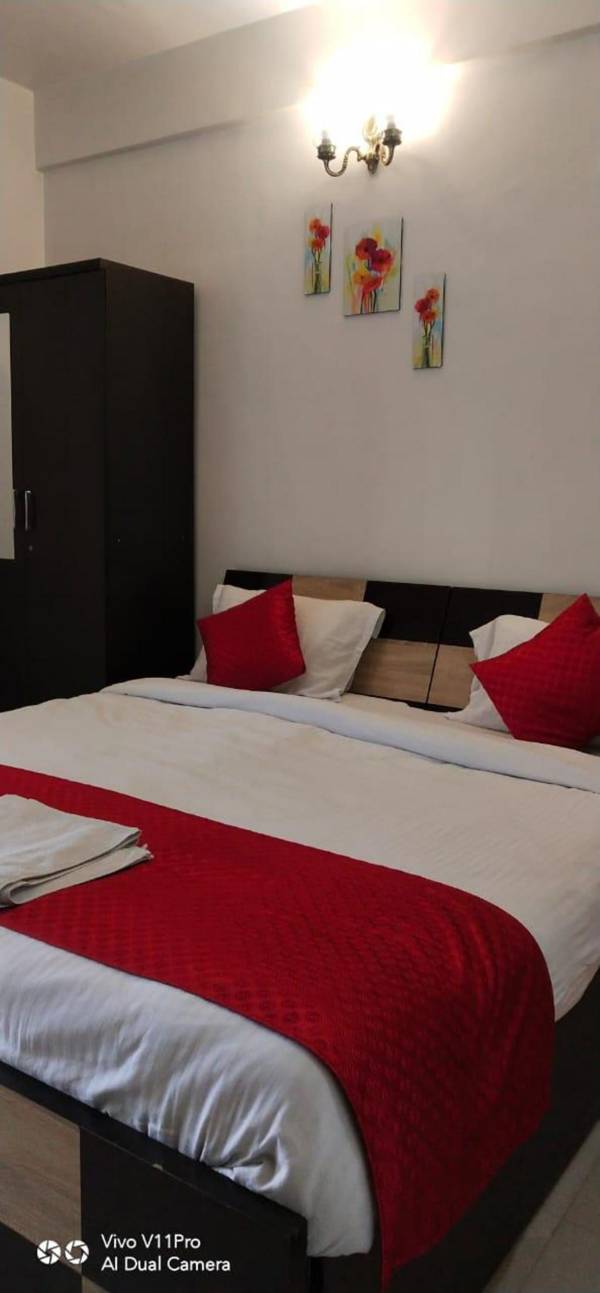 OYO 80616 4 Star Executive