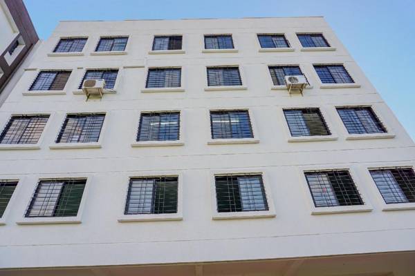 Oyo 68408 The White House