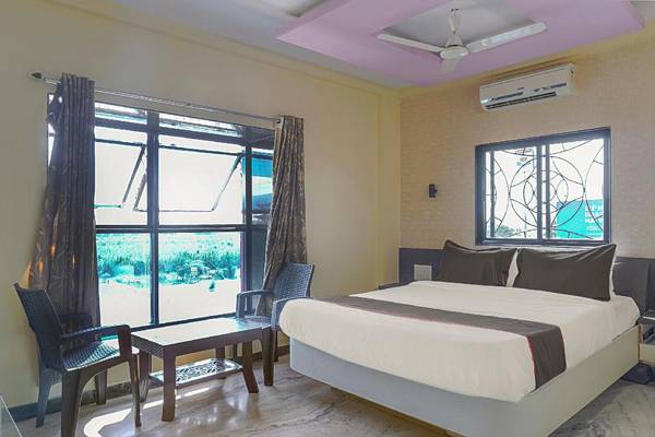 Collection O 83612 Hotel Abasaheb