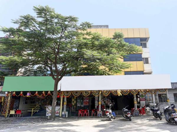 OYO Flagship 83987 Hariprasad Lodge