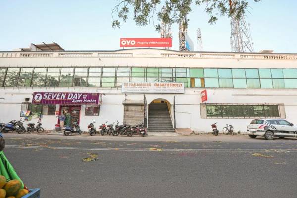 OYO 71556 Vmb Residency