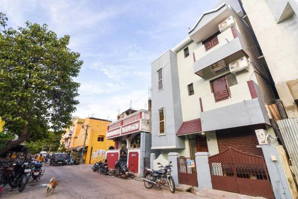 OYO Home 78292 Comfortable 1bhk Near Rock Beach