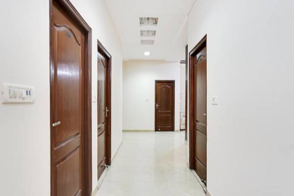OYO 71043 Hotel Kingsman