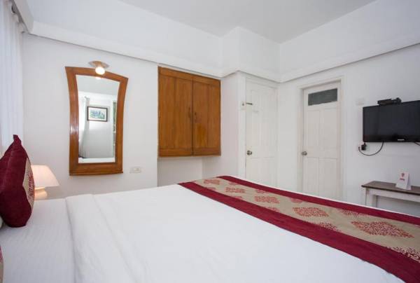 OYO 10483 Hotel The Signature Crest