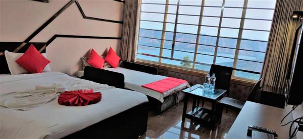 River Palace - A Valley View Hotel