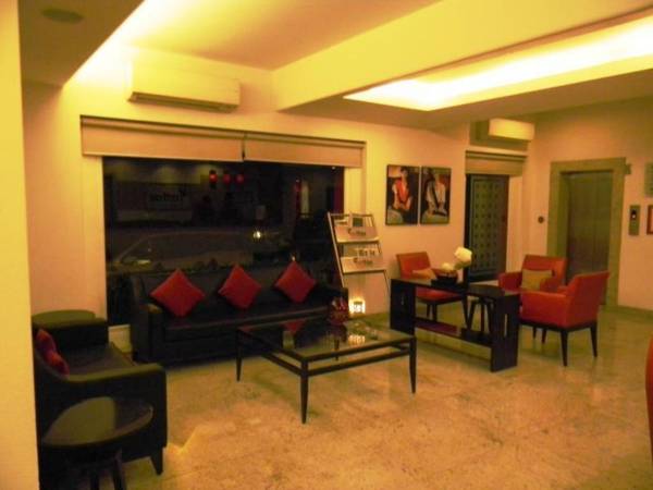 Red Fox Hotel East Delhi
