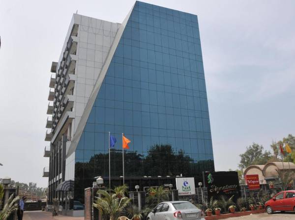 Hotel Signature Grand