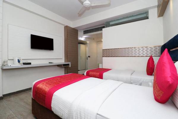 Hotel Krishna Plaza - 5 min walk from New Delhi Railway Station