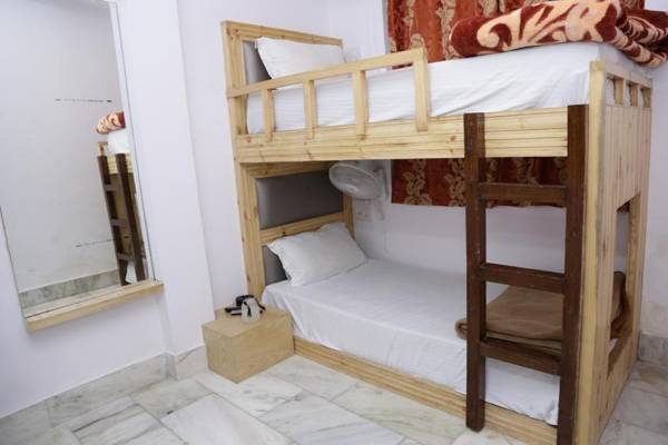 Kuldeep Friends Hostel- New Delhi Train Station