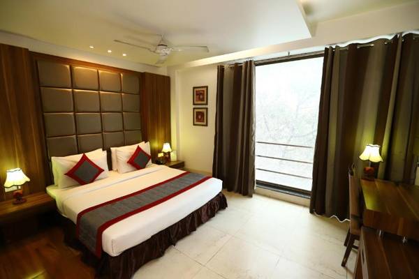 Hotel Twin Tree Local IDs Allowed