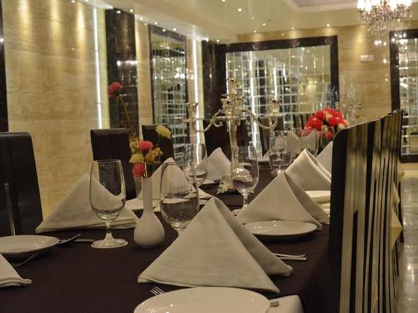 Hotel Emperor Palms 2Min walk from Karol Bagh metro station