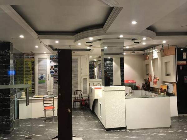 Hotel Crystal Deluxe - By RSL Hospitality