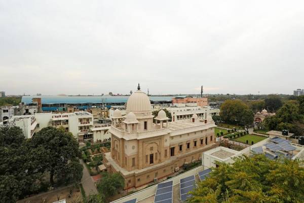 Collection O 8479 Hotel Ambience