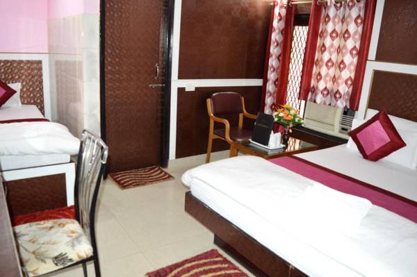 Hotel Su Shree Continental 5 Minutes Walk From New Delhi Railway Station