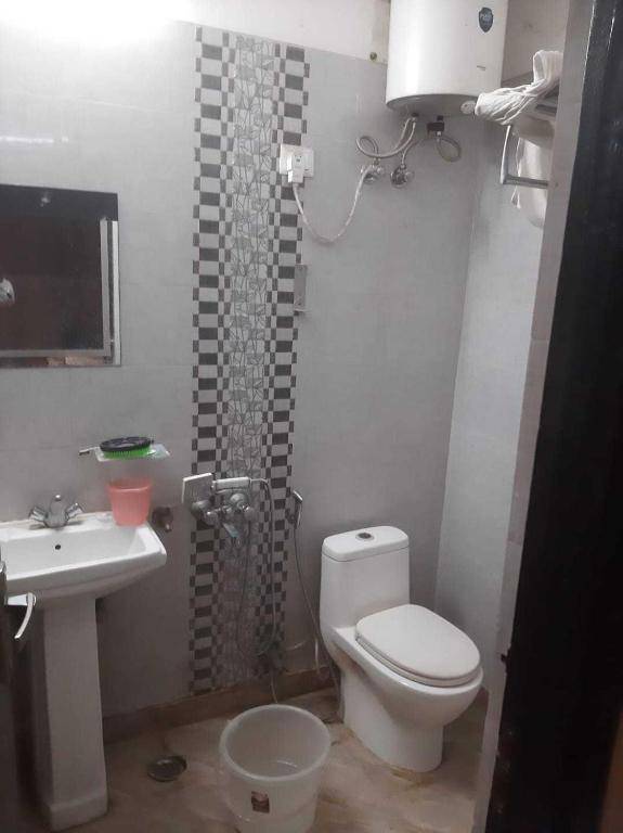 OYO 4930 Stay EM Residency