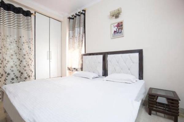 Amazing ! 4 BHK Service Apartment .