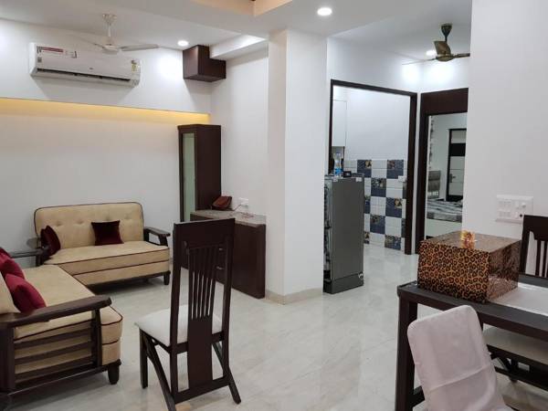 Entire World Class Apartment near Metro Station