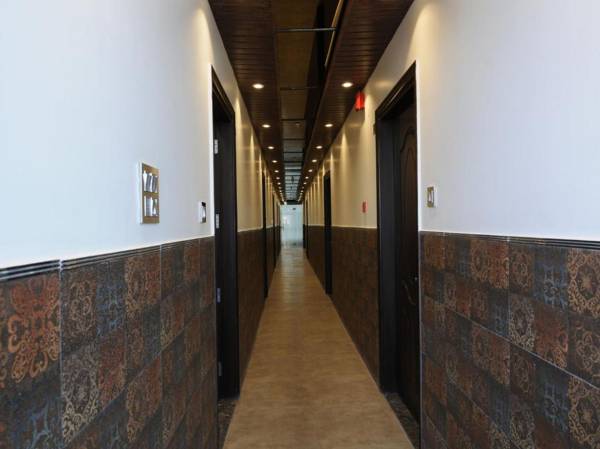 Capital O 12148 Flyover INN