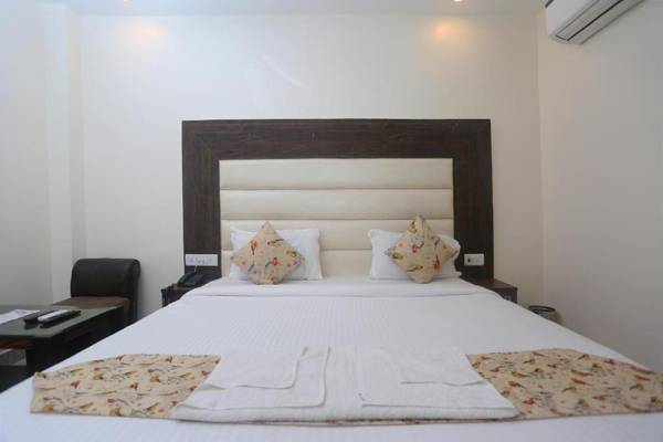 Hotel Raj Palace Mahipalpur Near IGI Airport Delhi