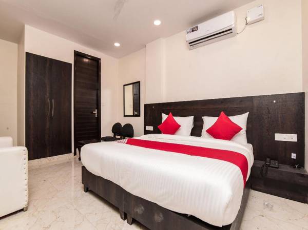 OYO 17082 Royal Galaxy