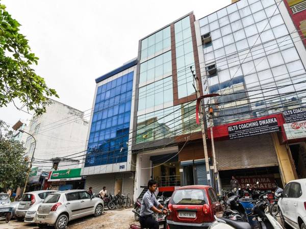 OYO 17082 Royal Galaxy