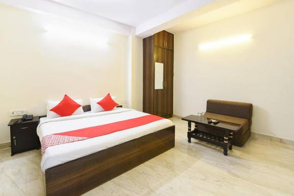 OYO 22394 Club Residency
