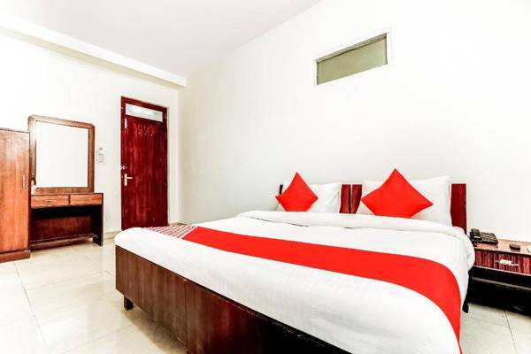 OYO Flagship 27968 Vishwakarma Palace