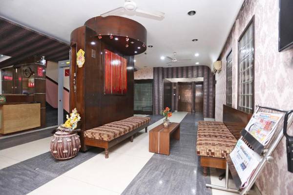 OYO 1824 Hotel Grand Peepal