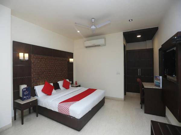 OYO 27928 Metropolis Guest House
