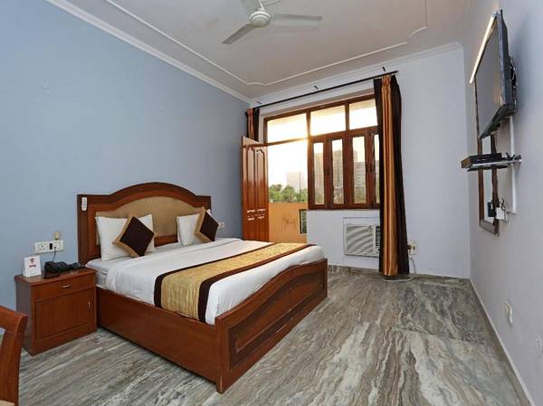 OYO 13843 Moonlight Residency