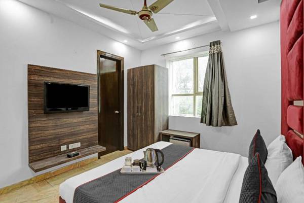 OYO Townhouse 771 Royal Mirage