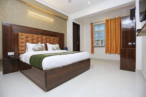 Capital O 9669 AoA Palace