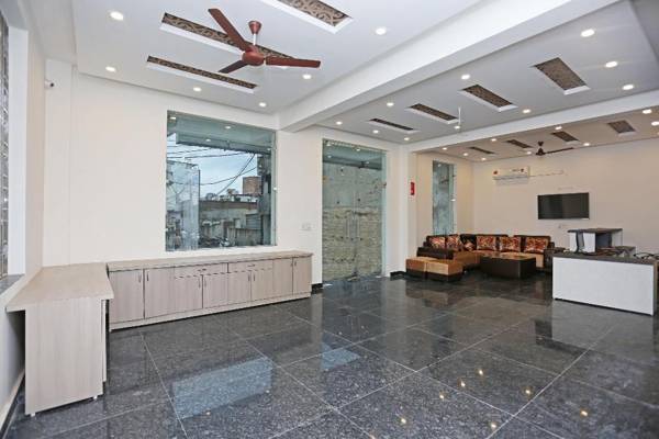 Capital O 9669 AoA Palace