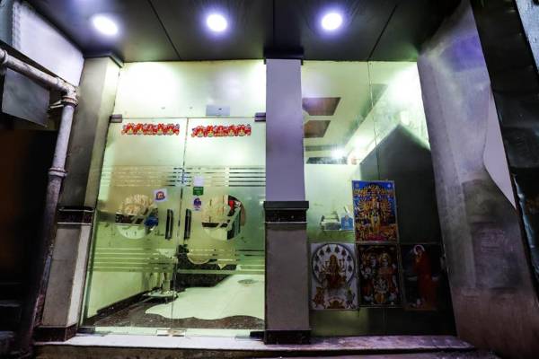 OYO 37557 Hotel Hridey Inn