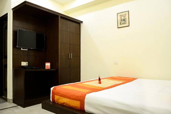 OYO 3394 Hotel Centra Inn