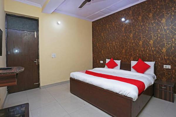 OYO 37262 Akash Guest House