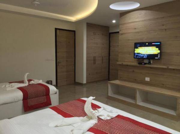 OYO 28007 Hotel Good Luck