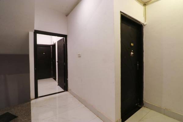 OYO Flagship 61218 Silver Palace