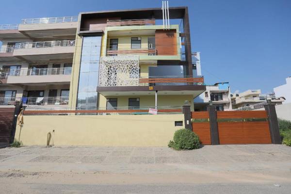 OYO 567 Hotel Royal Stay Inn