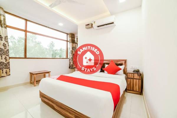 OYO Flagship 49858 Comfortable stays