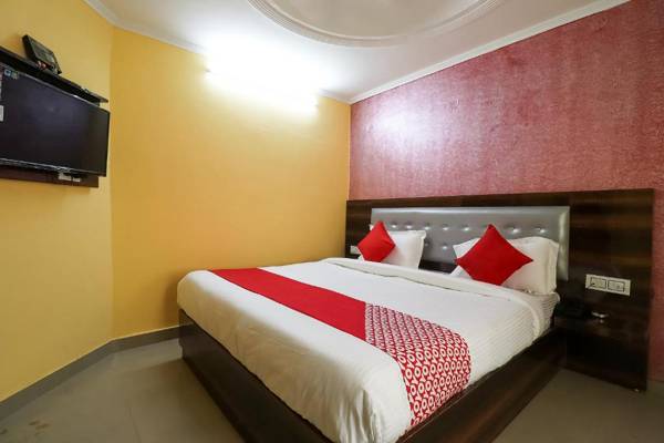 OYO 61264 Hotel Royal Orbit
