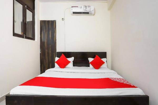 OYO 62106 Royal Residency