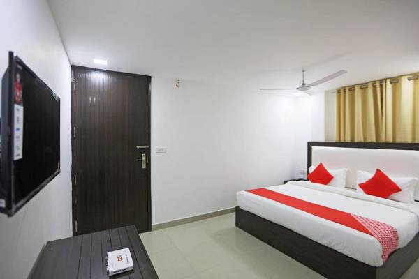 OYO 48664 Gour White House