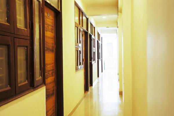 OYO 64077 Discovery Deluxe