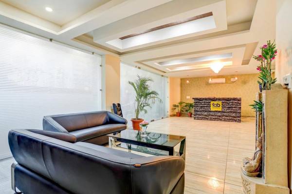 FabHotel Golf Course Sapphire