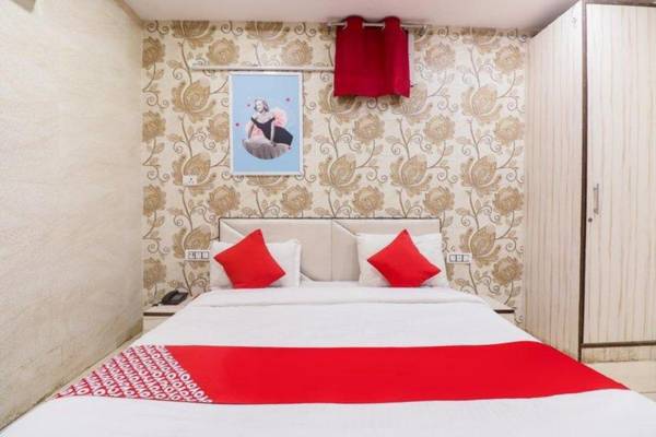 OYO 13027 Shri Hari Kunj