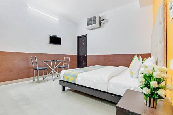 OYO Flagship 75558 The Gour Lazeez Hotel Near Lajpat Nagar Metro Station