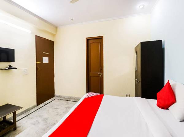 OYO Flagship 73770 Maurya Residency