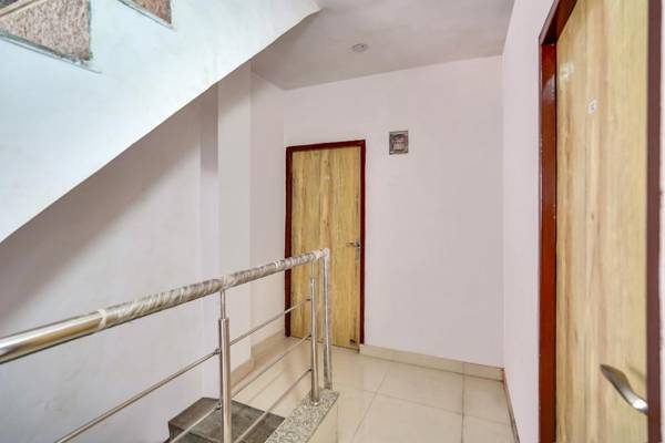 OYO 77834 Hazel Residency